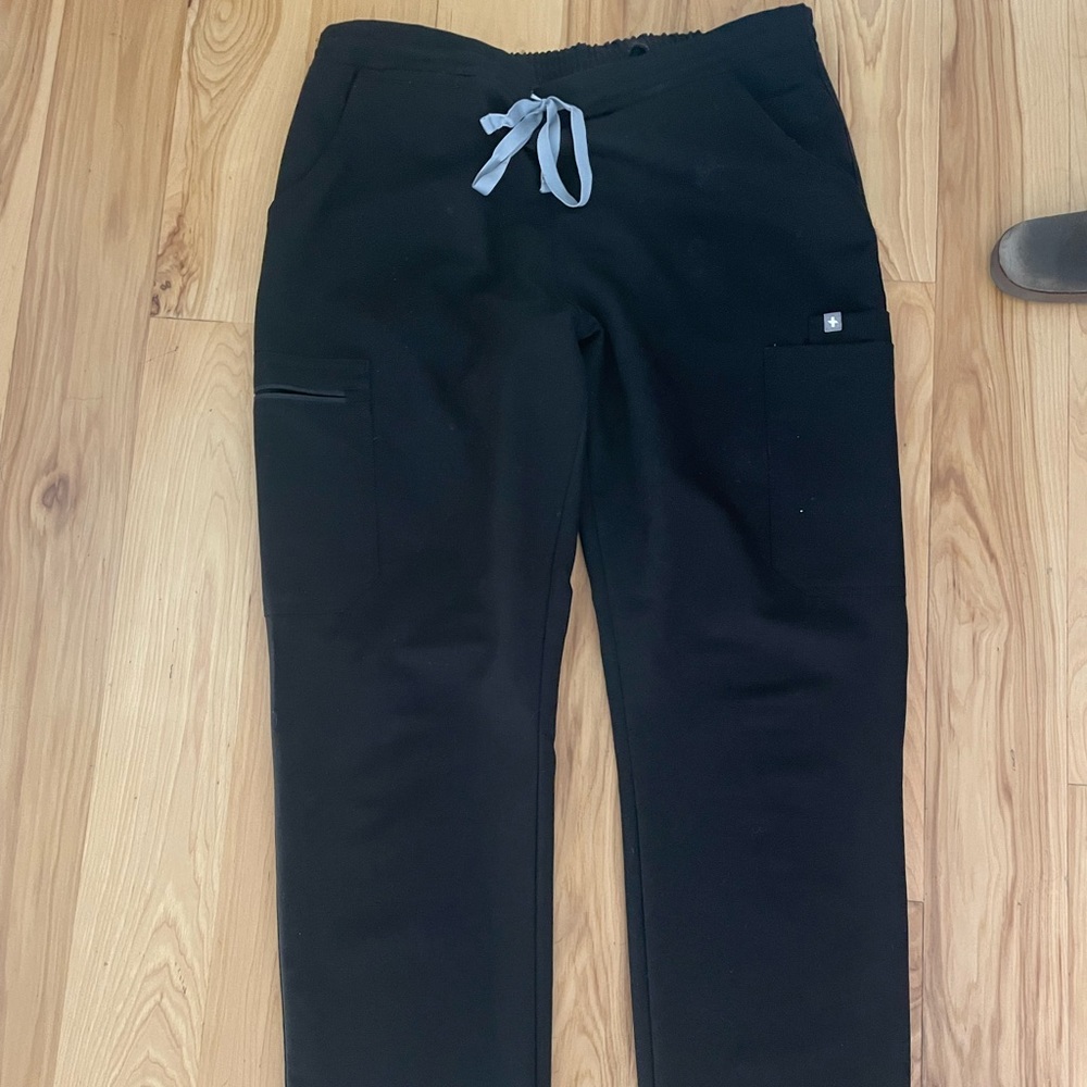 Figs Black Yola Skinny Scrub pants